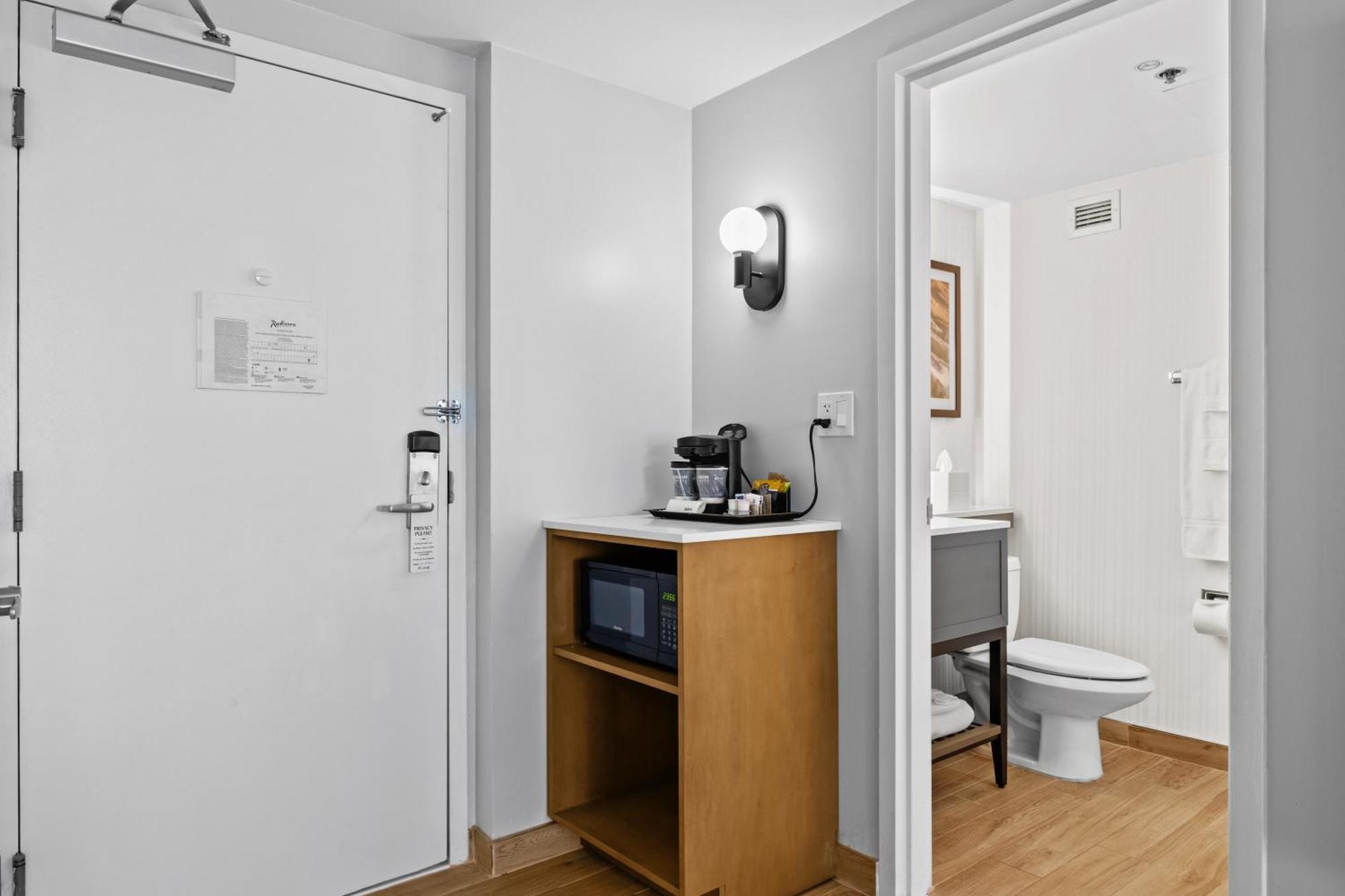 Hotel Doubletree By Hilton New York Jfk Airport Exterior foto