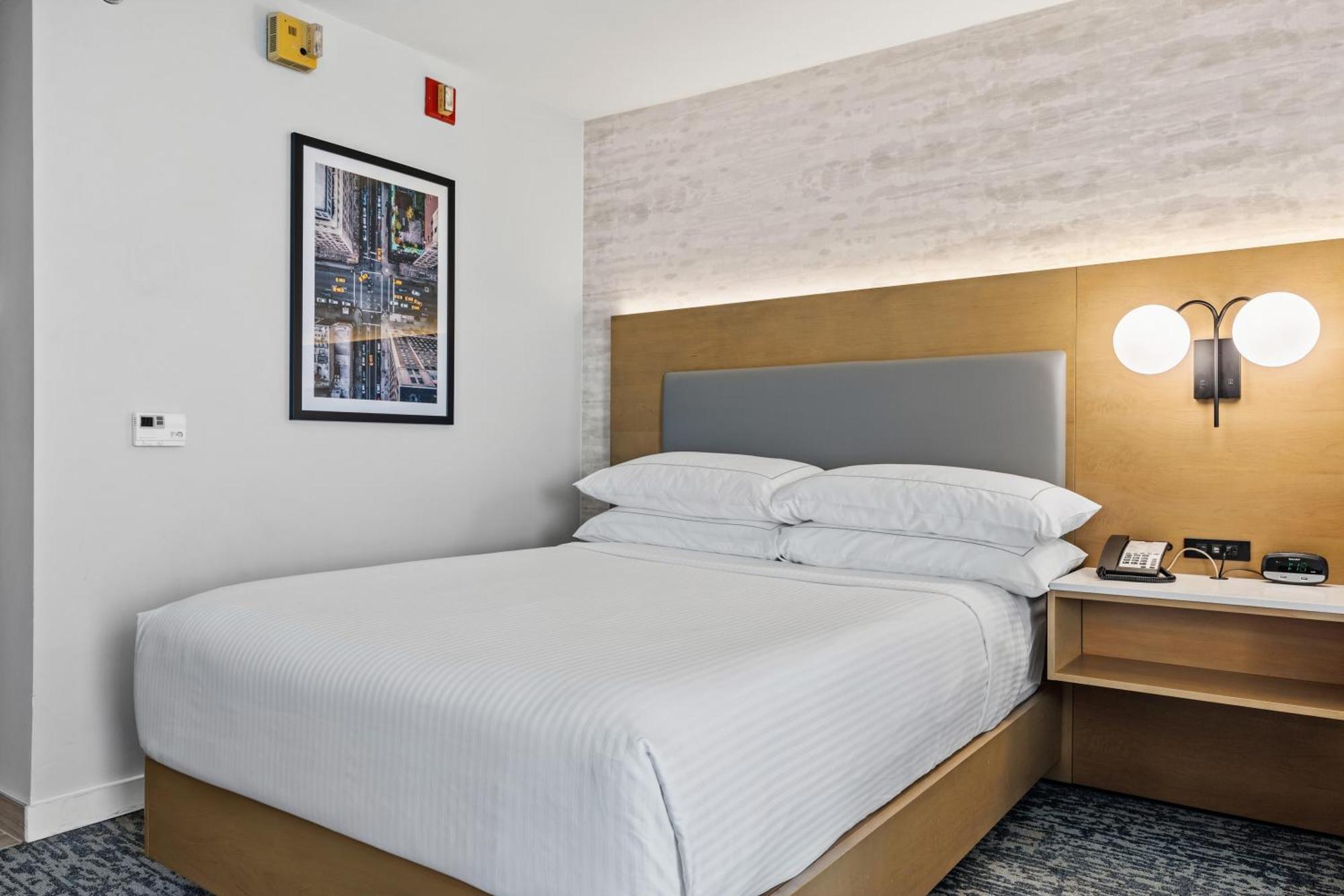 Hotel Doubletree By Hilton New York Jfk Airport Exterior foto